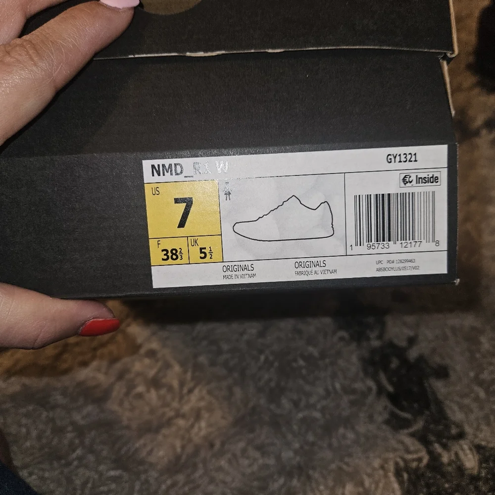 Adidas - Picture 1 of 5